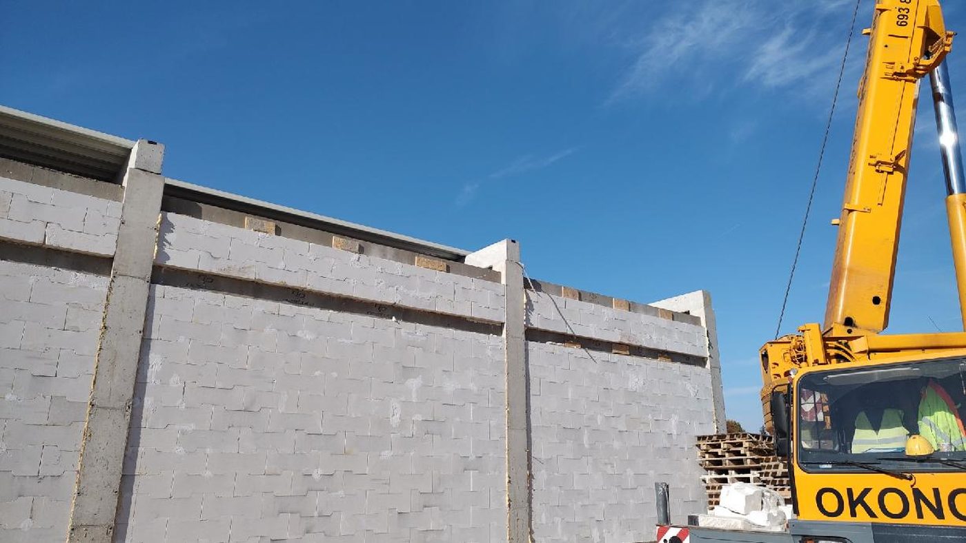 Lidl store in Bytom under construction, shell built with System3E interlocking blocks